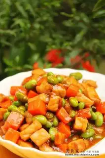 Sauce diced pork with soy sauce