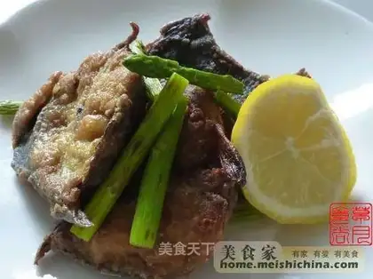 Curry fish cubes
