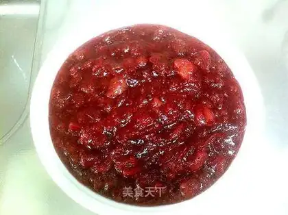 Dry fried red fruits