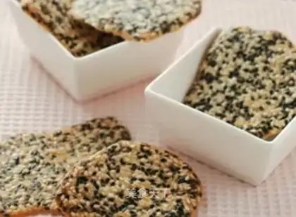 Sesame chip biscuits