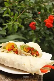Colorful pepper meat roll