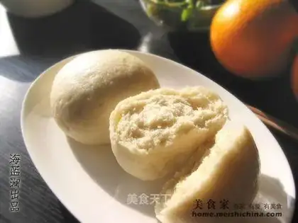 The first steamed buns