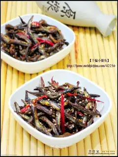 Dry stir-fried small silver fish