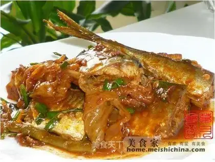 Spicy roasted saury