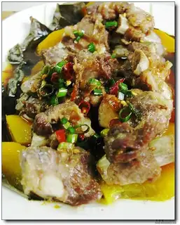 Steamed pork ribs with lotus fragrant pumpkin