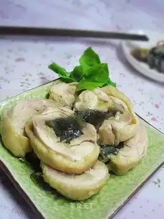Preserved egg chicken roll