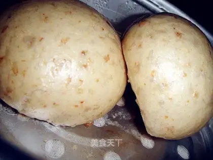 Whole wheat red dates steamed buns