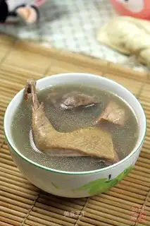 Smilax glabra, mung bean and old pigeon soup