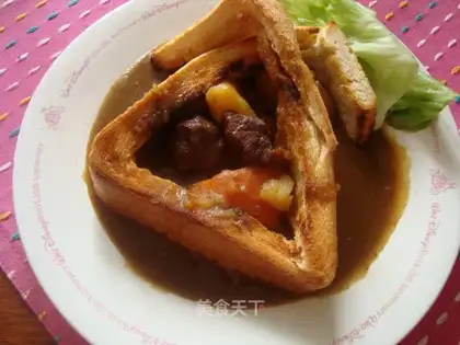 Beef curry toast