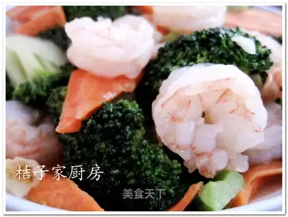 Shrimp with garlic and broccoli