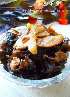 stir-fried pork with fungus