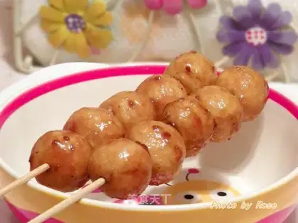 Chicken meatballs and gourd skewers