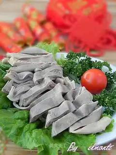 Stewed pork tripe in rice sauce