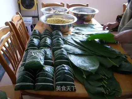 Mung bean pork rice dumplings