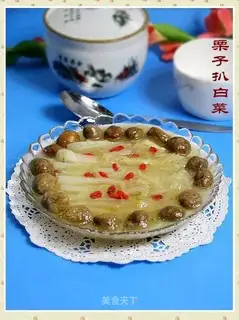 Stewed cabbage with chestnuts