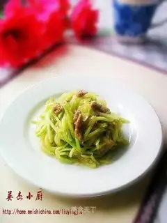 stir-fried shredded pork with zucchini