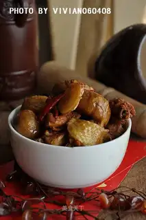 Braised chestnut chicken nuggets