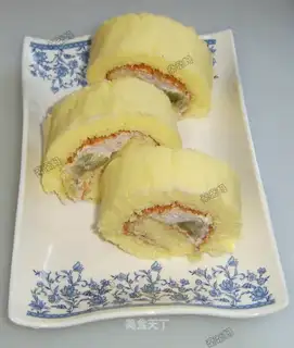 Blueberry kiwi cake roll
