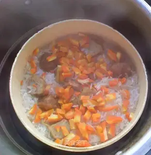 Meatballs, carrot, glutinous rice