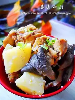 Chicken and mushroom stewed potatoes