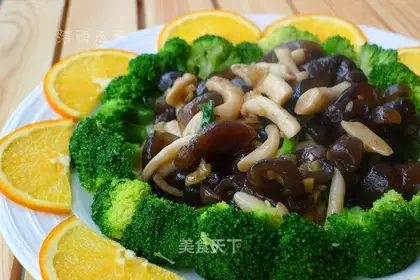Stewed with fresh mushrooms and sea cucumber