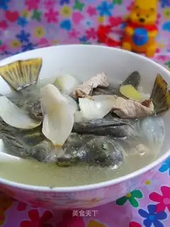 Lily and golden fish soup
