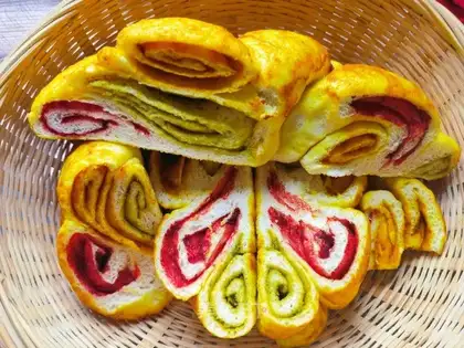 Three-colored rolls