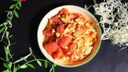 Tomato fried eggs