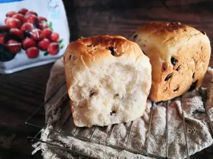 Cranberry toast