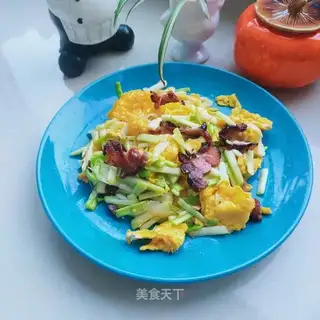 Porky and yellow eggs