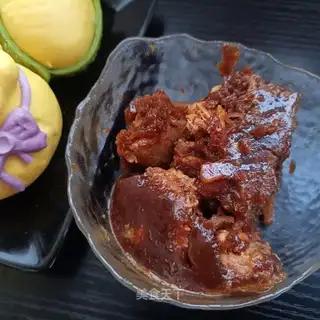 Pork-skin rooster