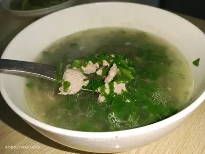 Skinned celery leaves