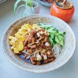 cucumber egg noodles