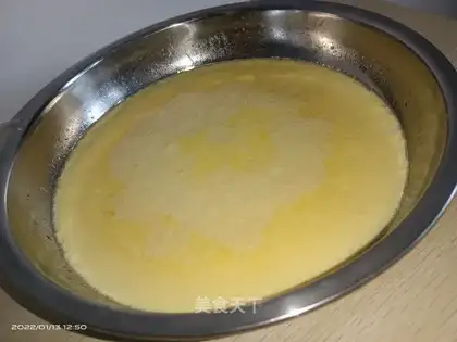 Steaming eggs