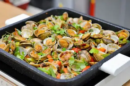 Spicy clams