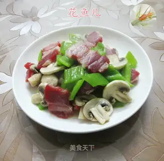 Pyramid, fried mushrooms