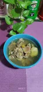 Green olive macaroni soup