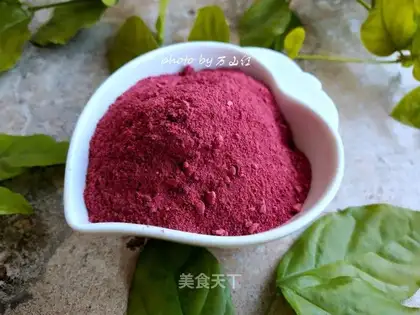 Homemade beet root powder