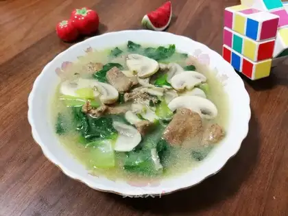 Mushroom gravy liver soup