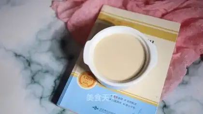 Red ginger on the milk