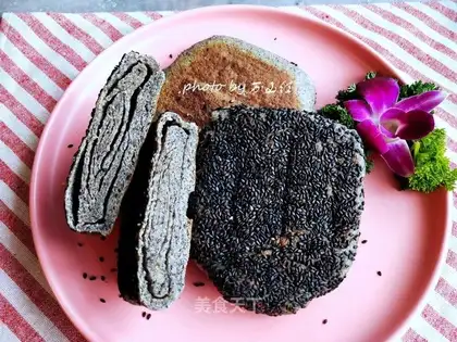 Black sesame sofa pancakes