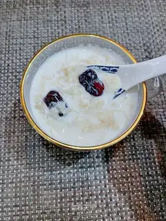Milk silver ears