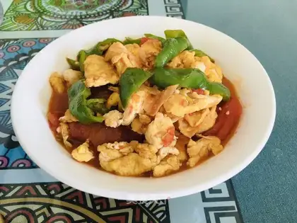 Potato pepper fried eggs