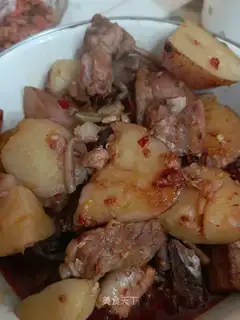 Red-skinned potatoes burn ribs