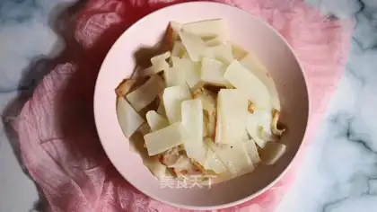 Five flowers for radish