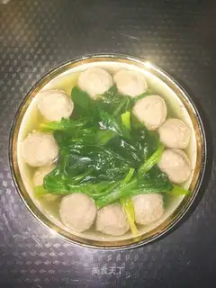 Spinach beefball soup