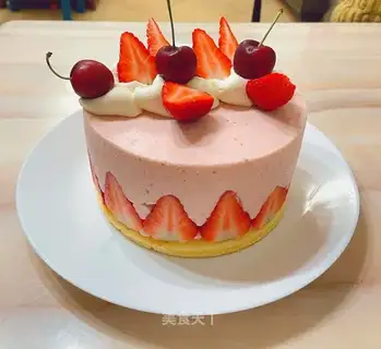 Triple strawberry mousse cake