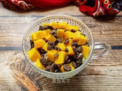 Olyo Mango yogurt cup