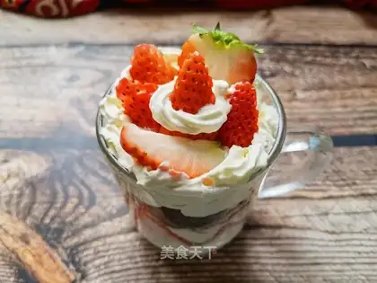 Olive Strawberry Butter Sour Cup