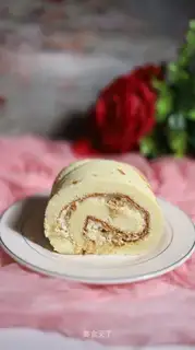 Meat pine rolls